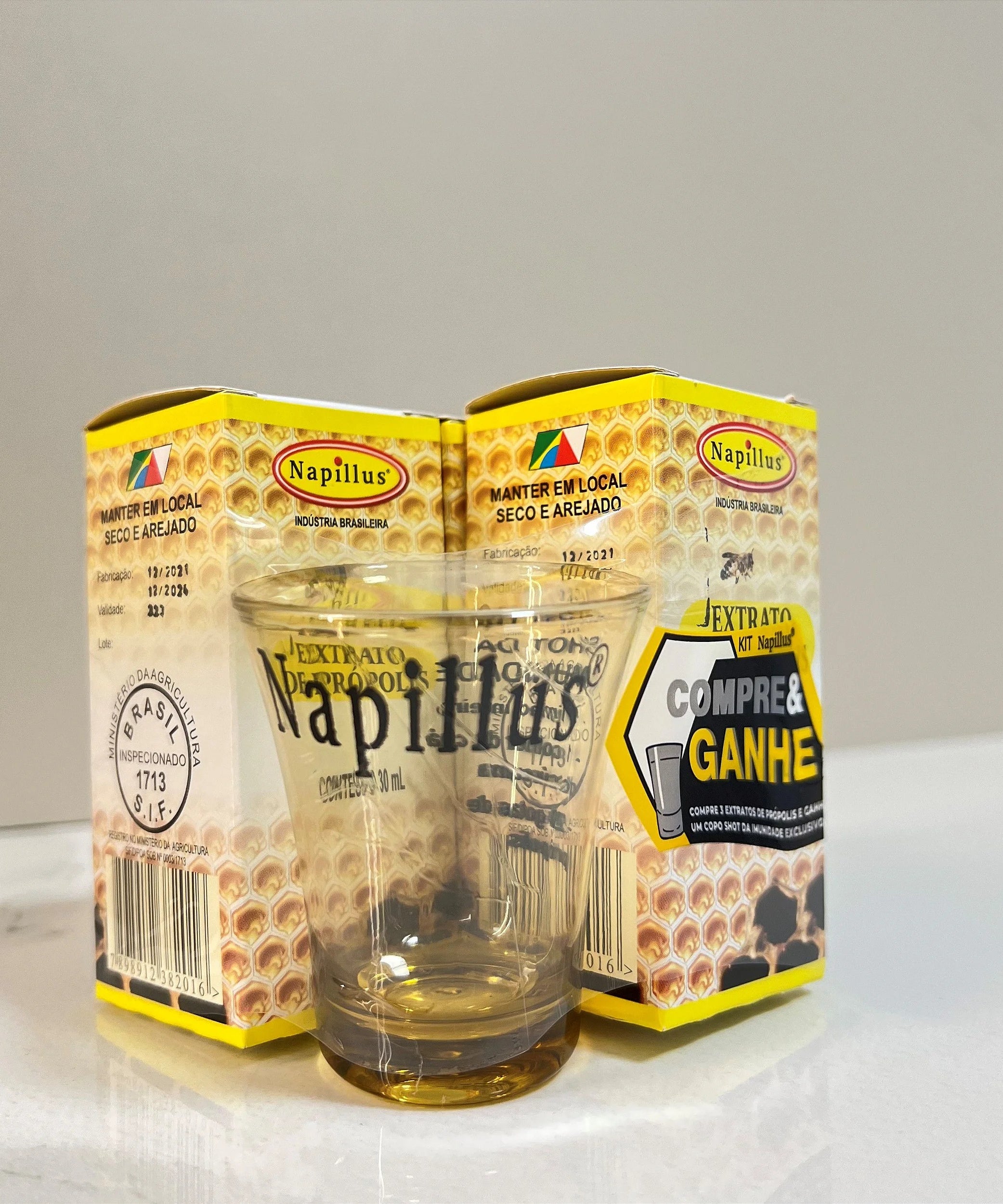 Kit com 3 extratos de própolis 30 ml + copo para shot
