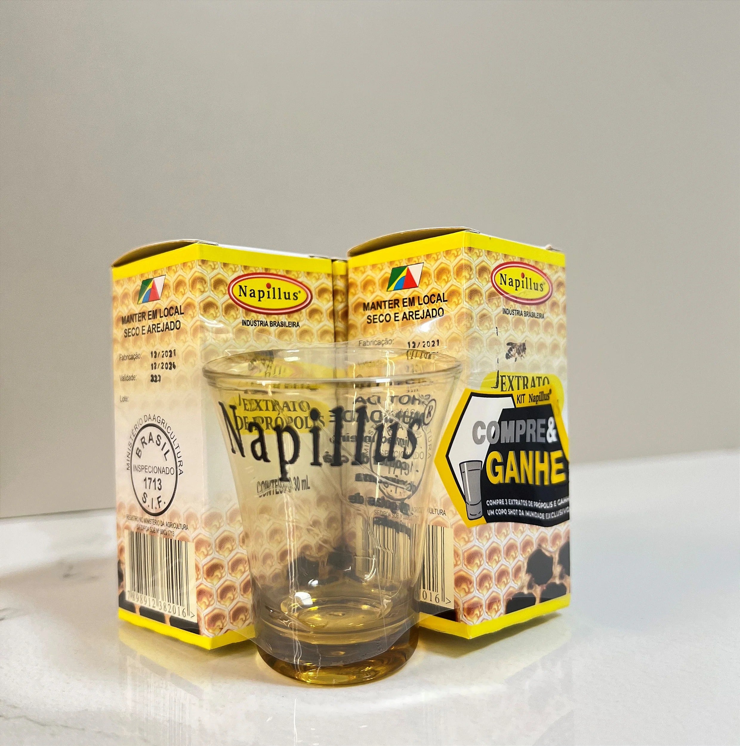 Kit com 3 extratos de própolis 30 ml + copo para shot