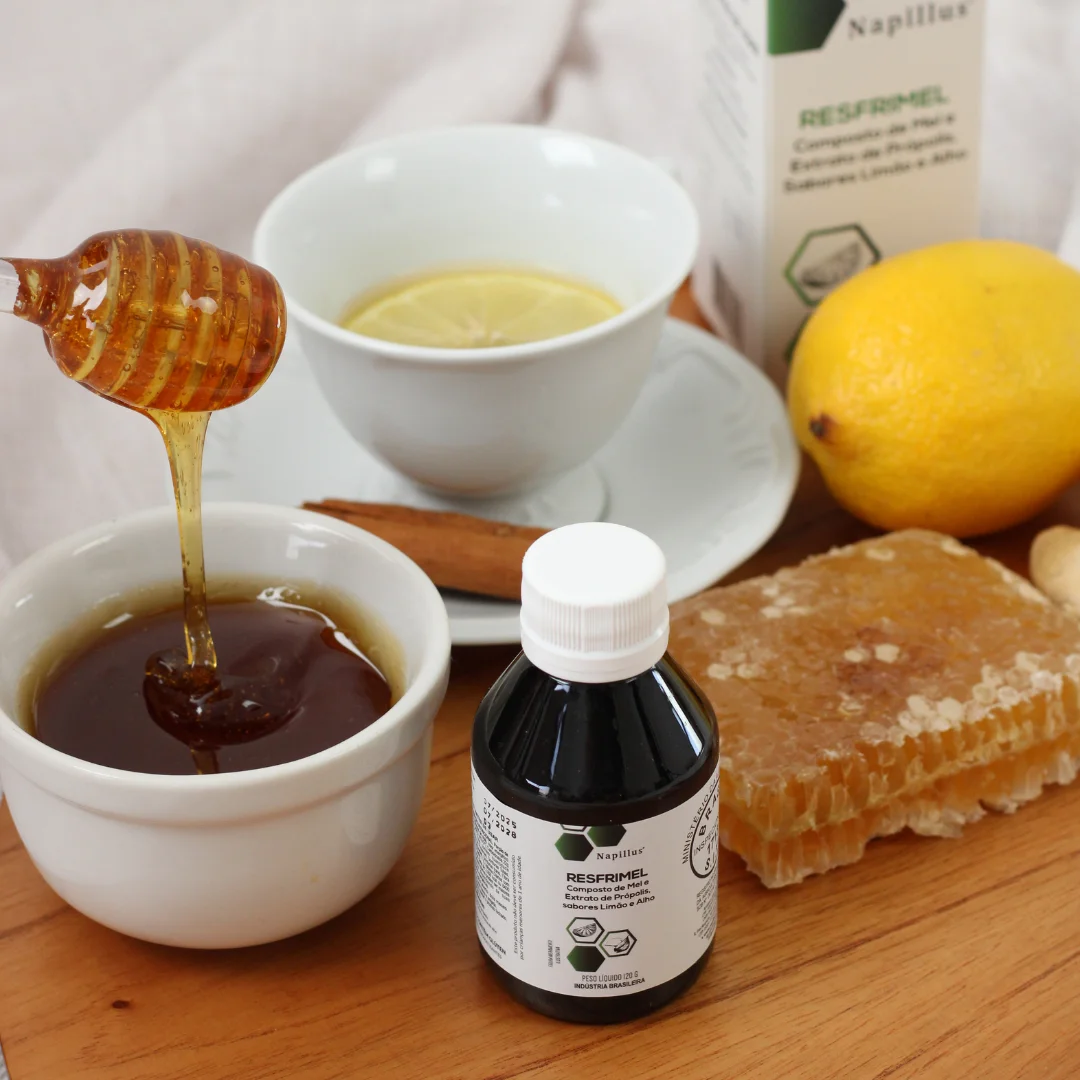 Resfrimel composto de mel e extrato de própolis, sabores limão e alho
