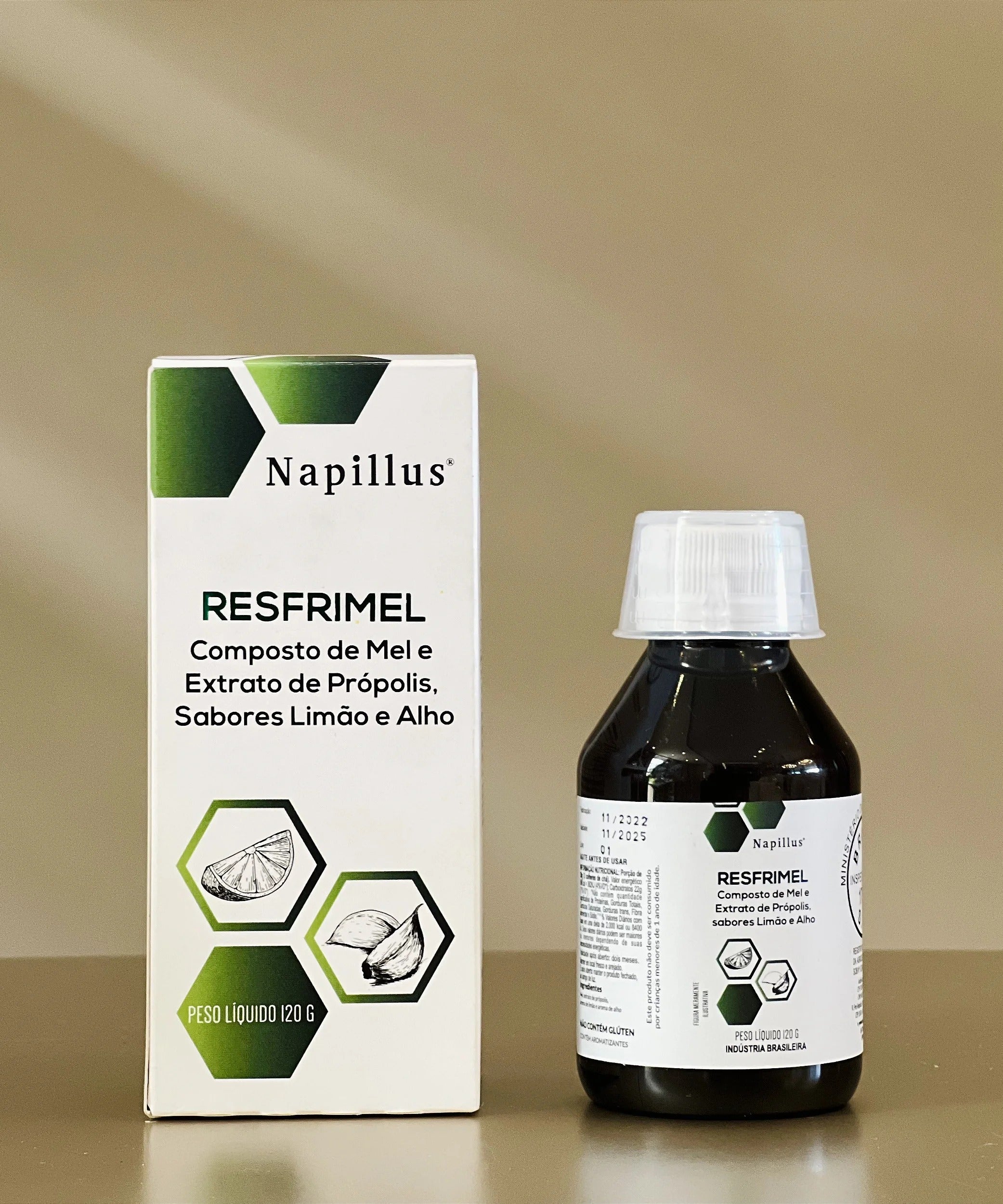 Resfrimel composto de mel e extrato de própolis, sabores limão e alho