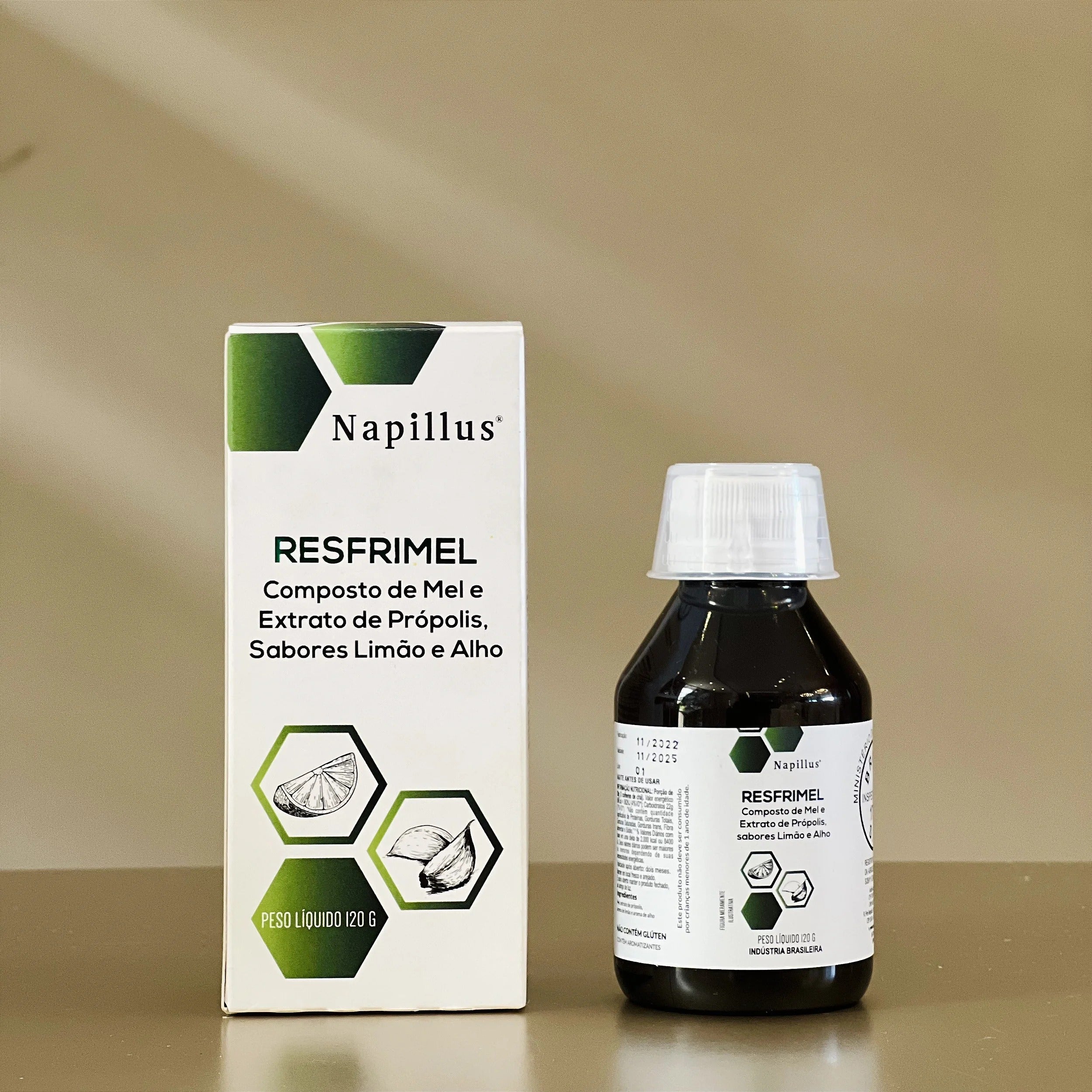 Resfrimel composto de mel e extrato de própolis, sabores limão e alho