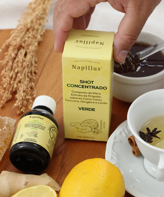 Shot concentrado composto de mel e extrato de própolis verde, sabores camu camu, cúrcuma, gengibre e limão