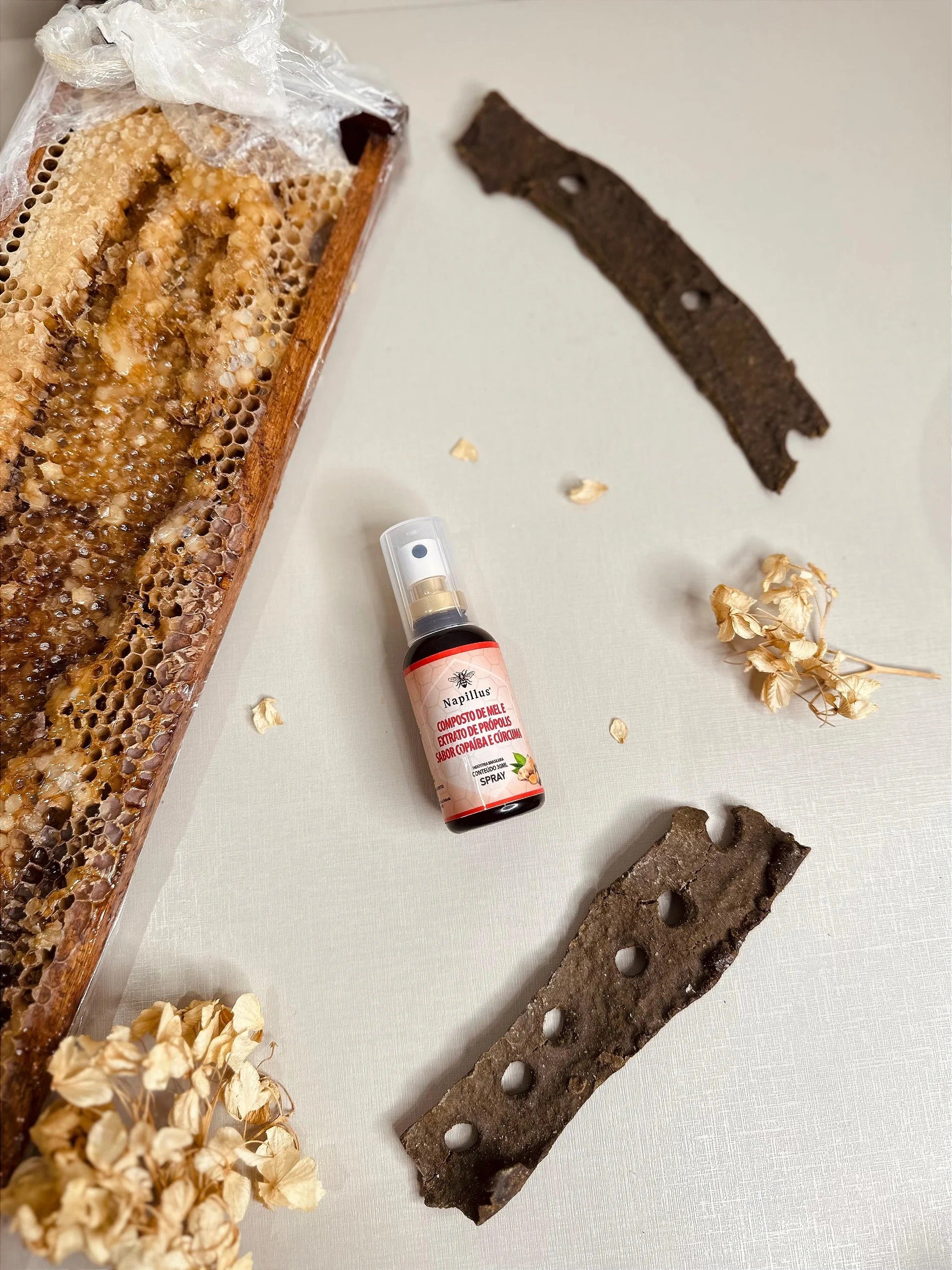 Spray de mel, própolis, copaíba e cúrcuma Napillus 30 ml